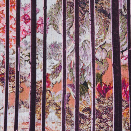 Viskosejersey von HILCO  mit Streifen auf einem Blumenmotiv im Digitaldruck.
